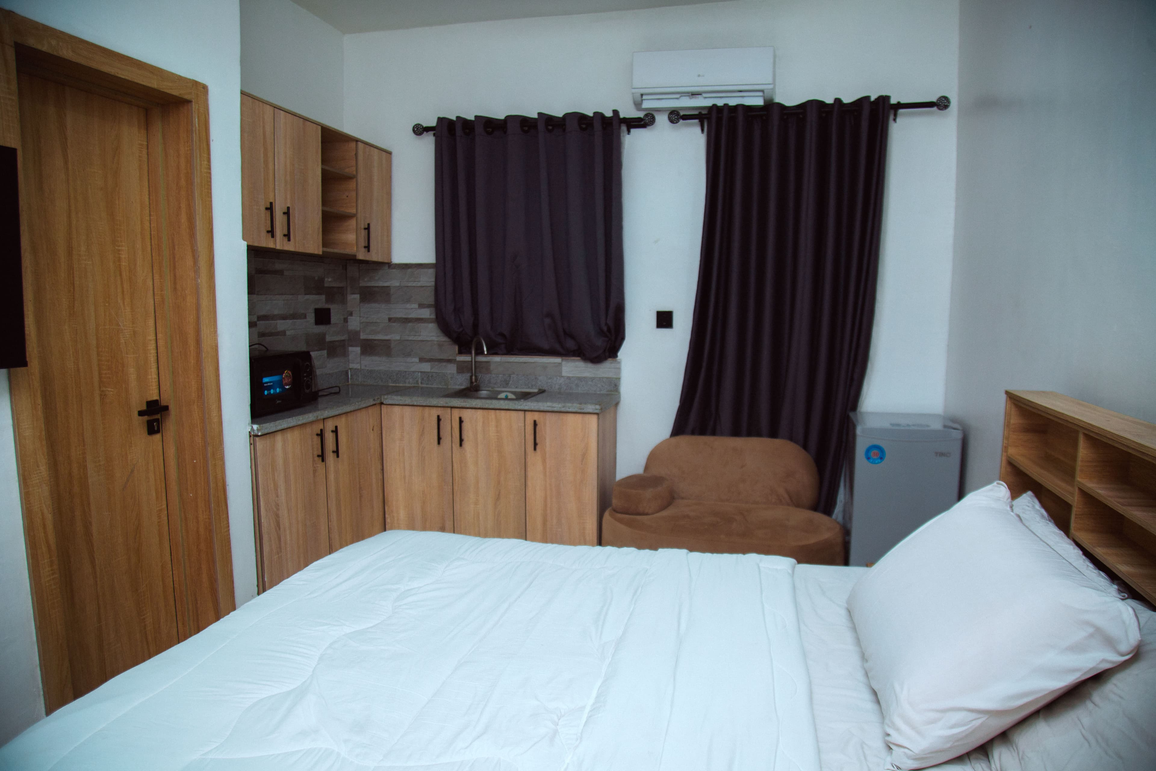 Condo , photo 1 of 10